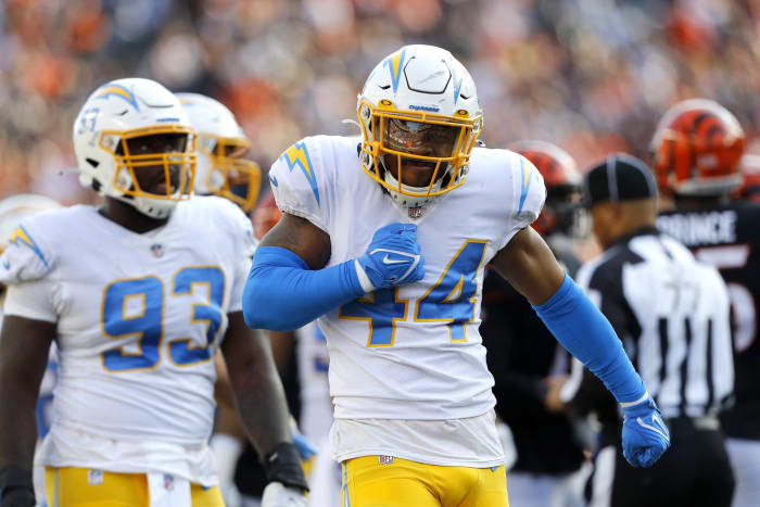 Los Angeles Chargers LB Kyzir White celebrates tackle